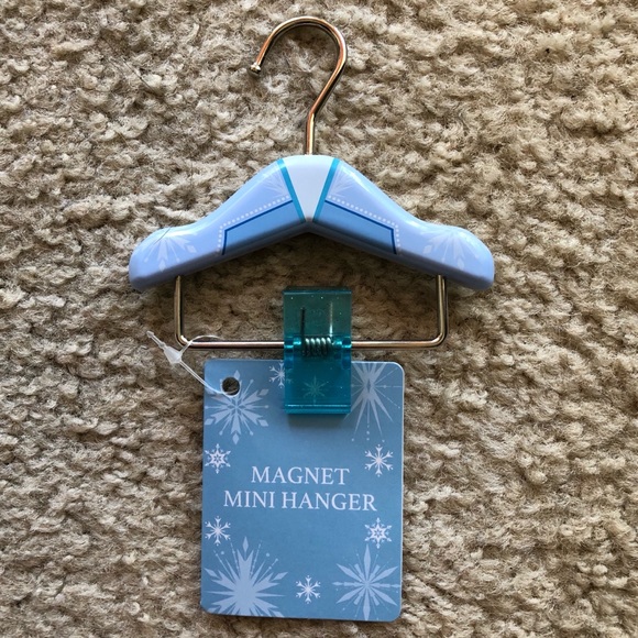 Disney Other - ❌sold❌JP FROZEN ELSA MINI HANGER WITH MAGNET